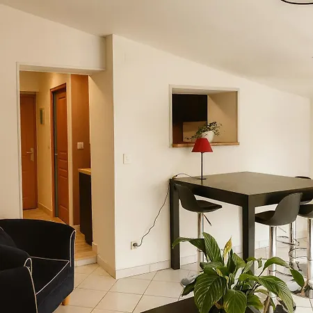 Daire Lumineux T2, 2 Pers, Jardin & Terrasse Au Calme Trélazé